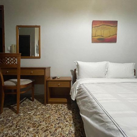 The Beehive 2 Apartment Mytilene Bagian luar foto
