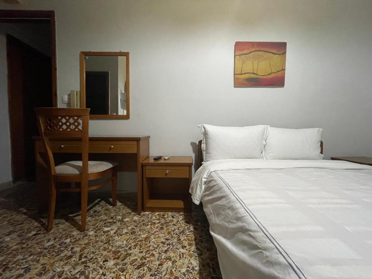 The Beehive 2 Apartment Mytilene Bagian luar foto