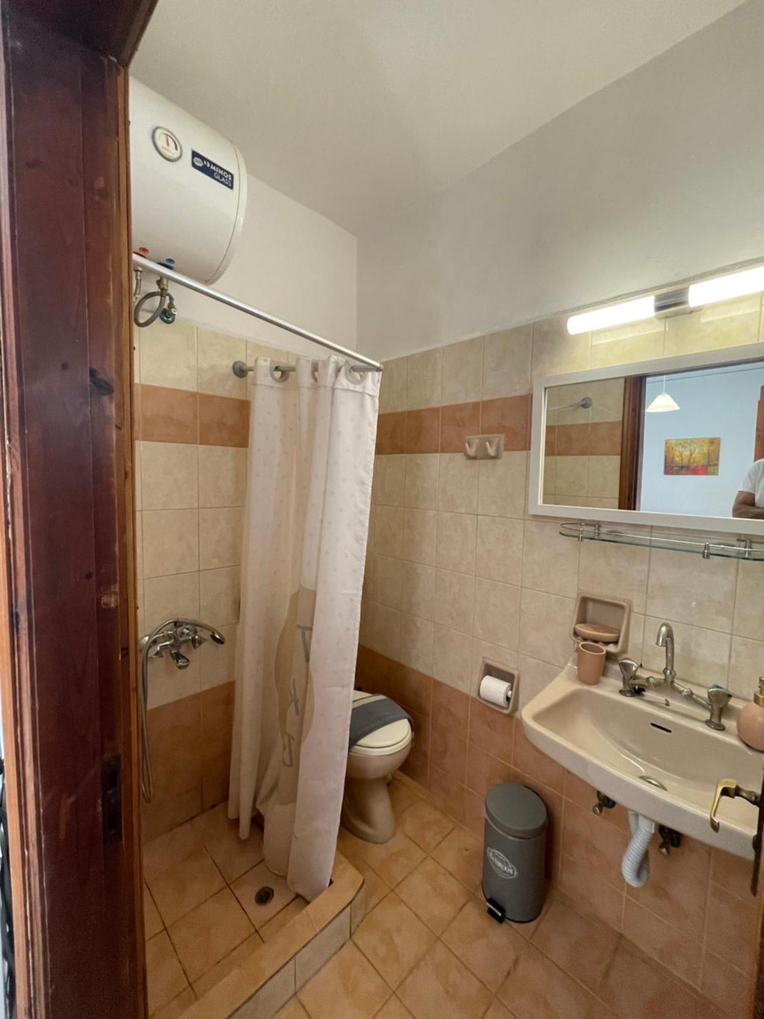 The Beehive 2 Apartment Mytilene Bagian luar foto