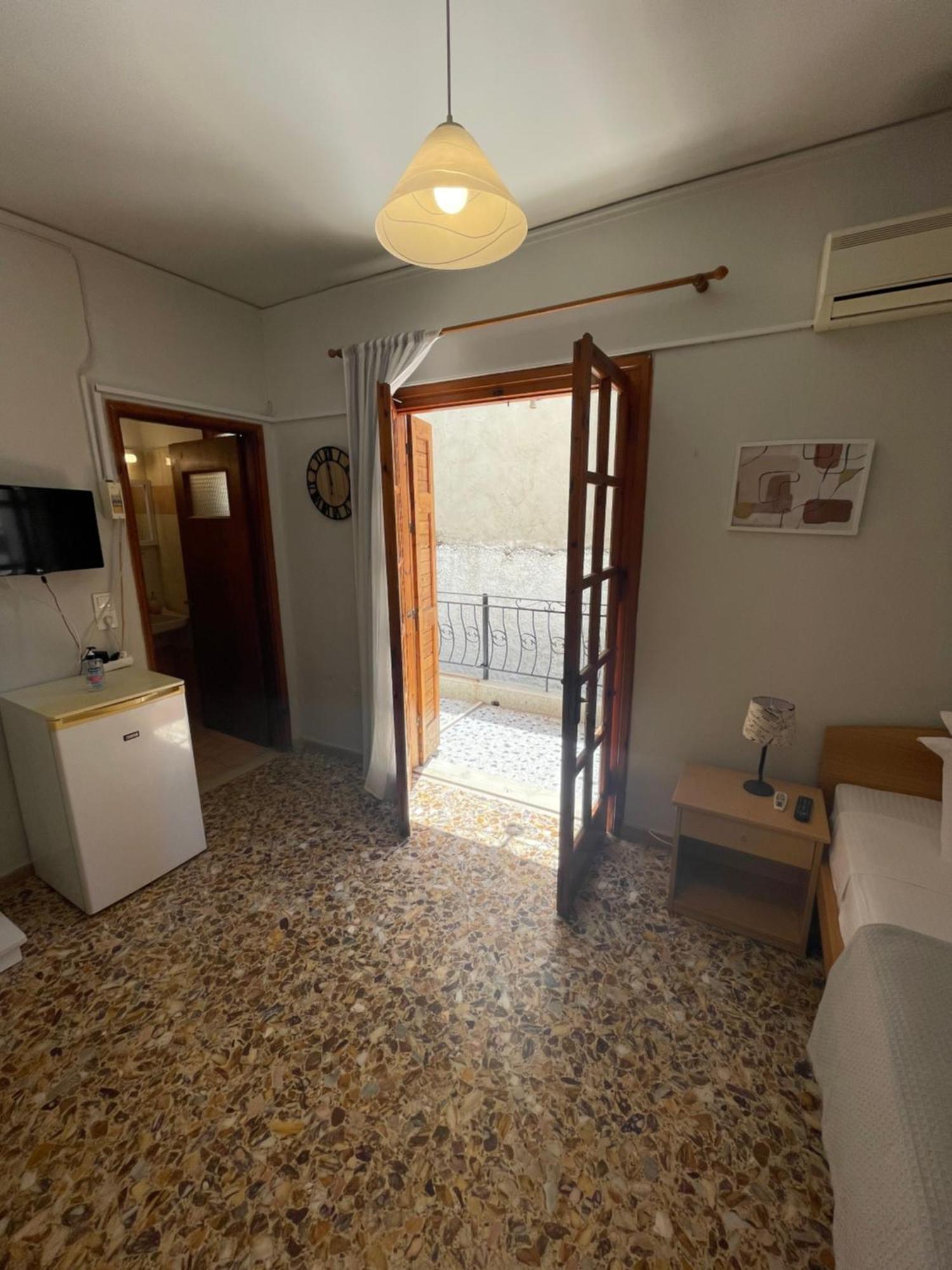 The Beehive 2 Apartment Mytilene Bagian luar foto