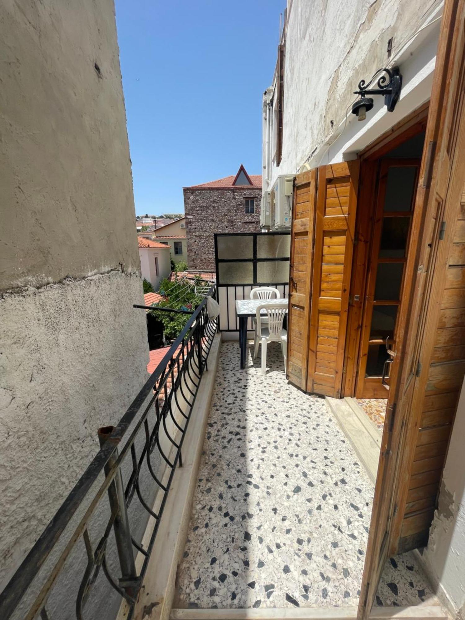 The Beehive 2 Apartment Mytilene Bagian luar foto